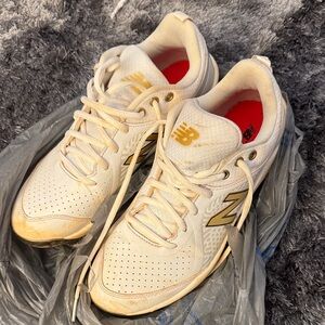 New Balance White Gold Softball Baseball Cleat